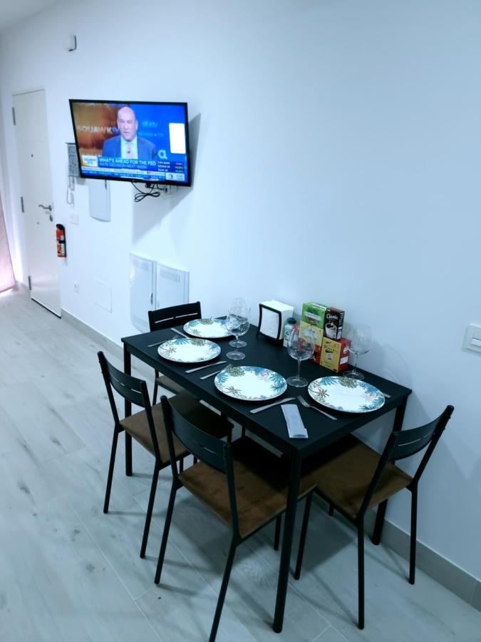 Apartamentos Zanca City Center Free Luggage Storage Малага Экстерьер фото