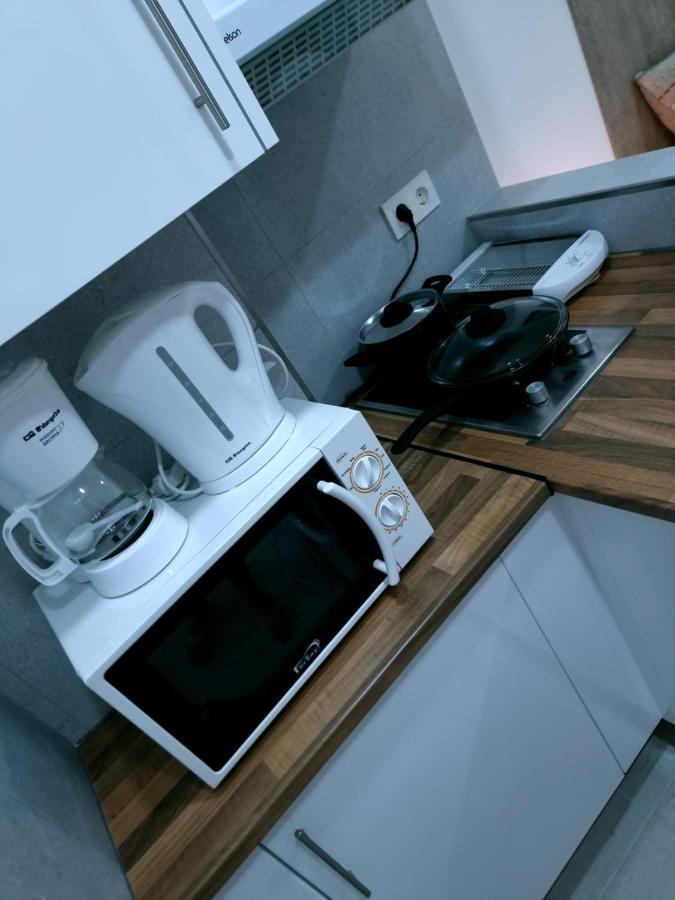 Apartamentos Zanca City Center Free Luggage Storage Малага Экстерьер фото