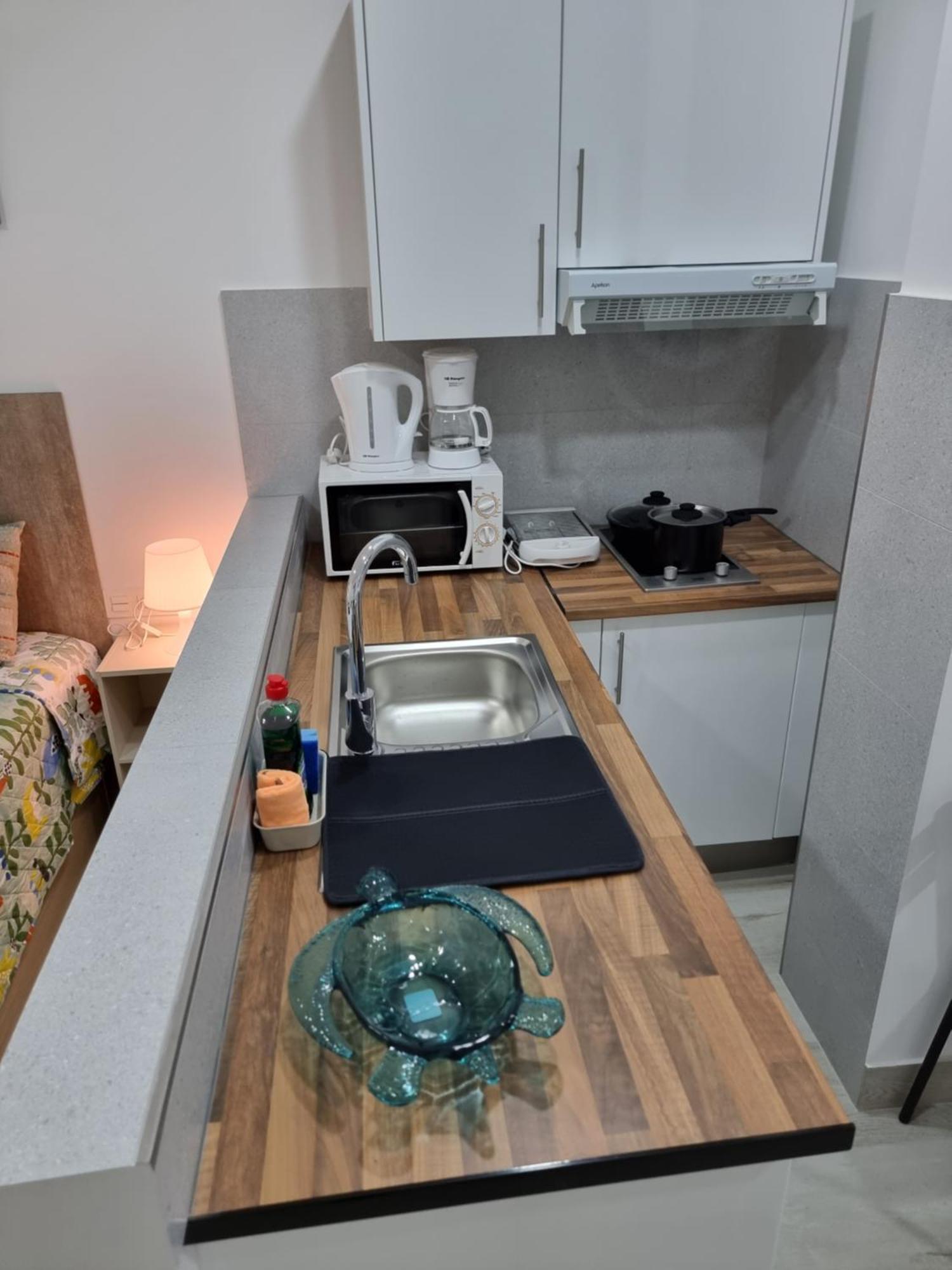 Apartamentos Zanca City Center Free Luggage Storage Малага Экстерьер фото