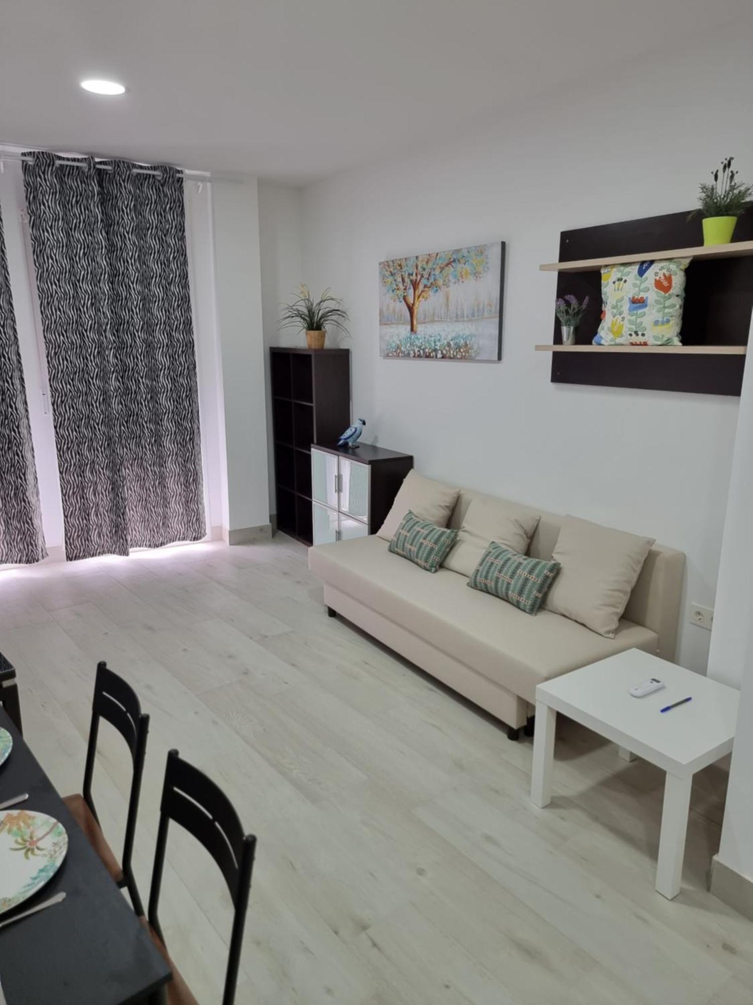 Apartamentos Zanca City Center Free Luggage Storage Малага Экстерьер фото