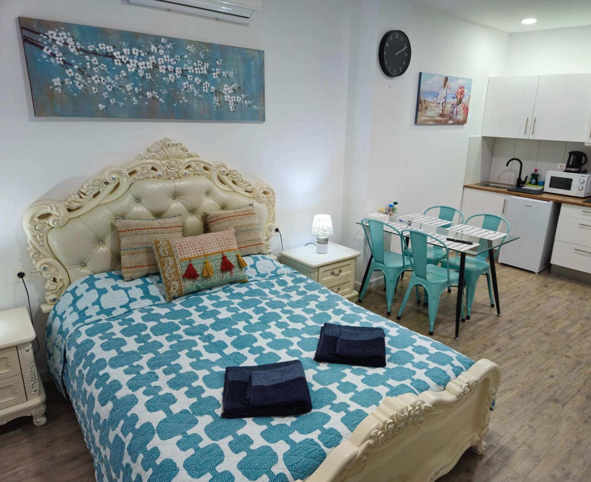 Apartamentos Zanca City Center Free Luggage Storage Малага Экстерьер фото