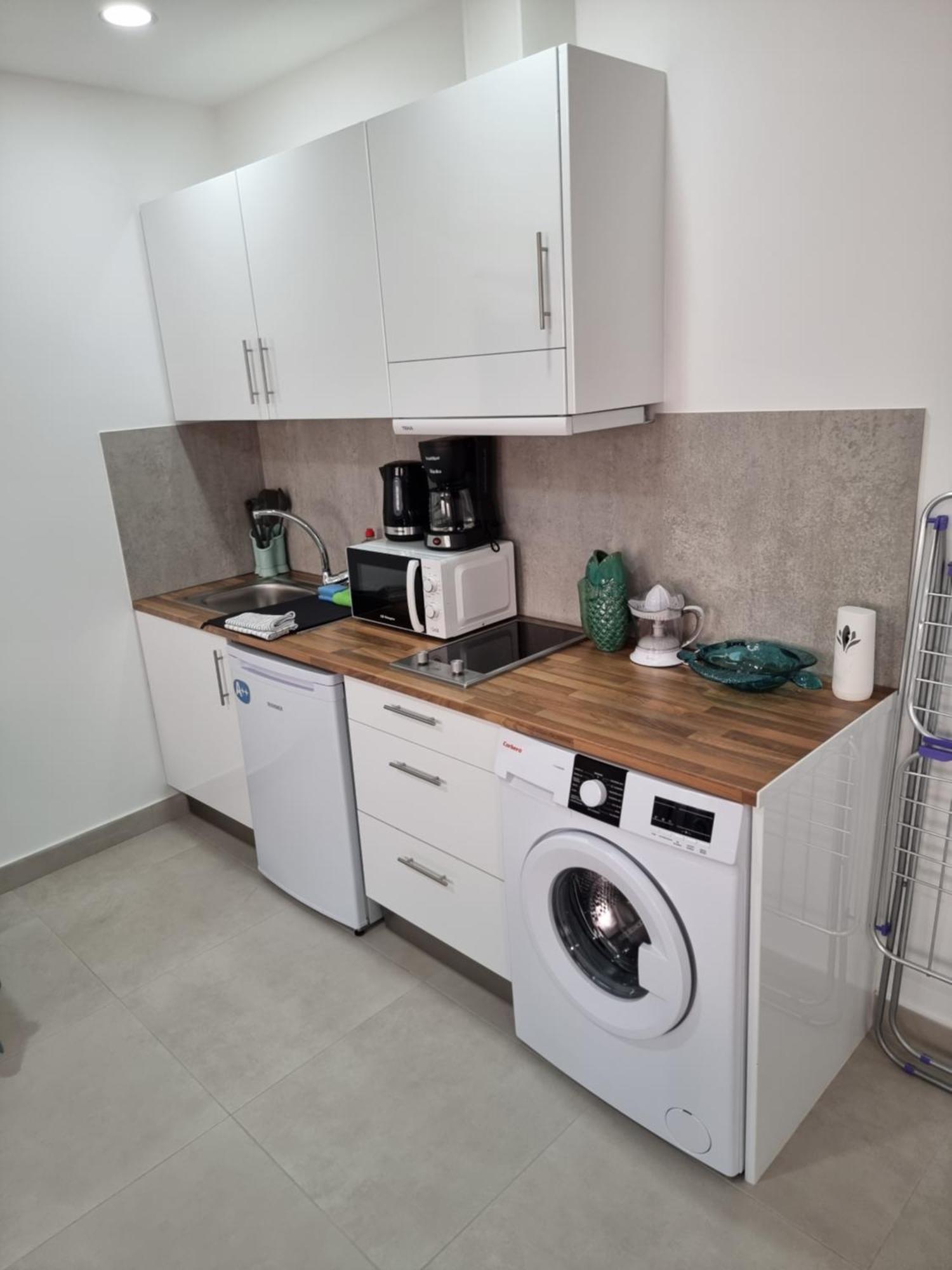 Apartamentos Zanca City Center Free Luggage Storage Малага Экстерьер фото
